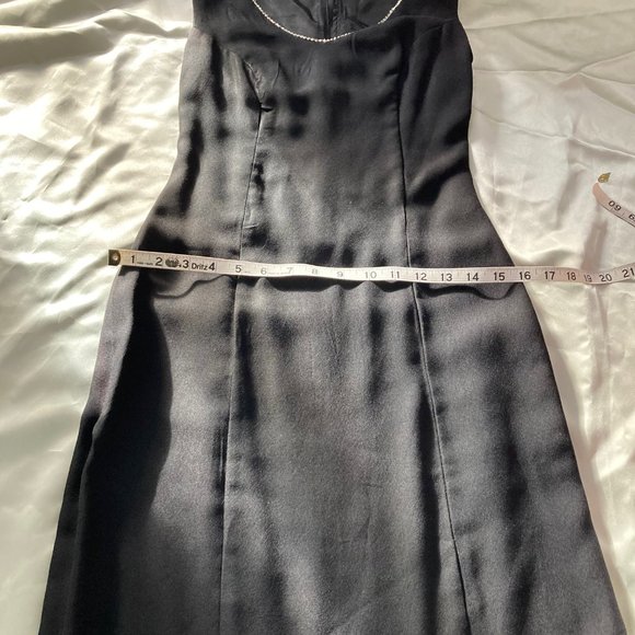 Vintage 1960s Black Sleeveless V-Neck Back Zip Crepe Dress w/ Rhinestones Size 0 - Picture 12 of 15